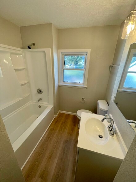 Building Photo - 175 W Moore St