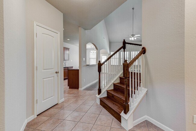 Building Photo - Live in Sterling Ridge – Short-Term Lease ...