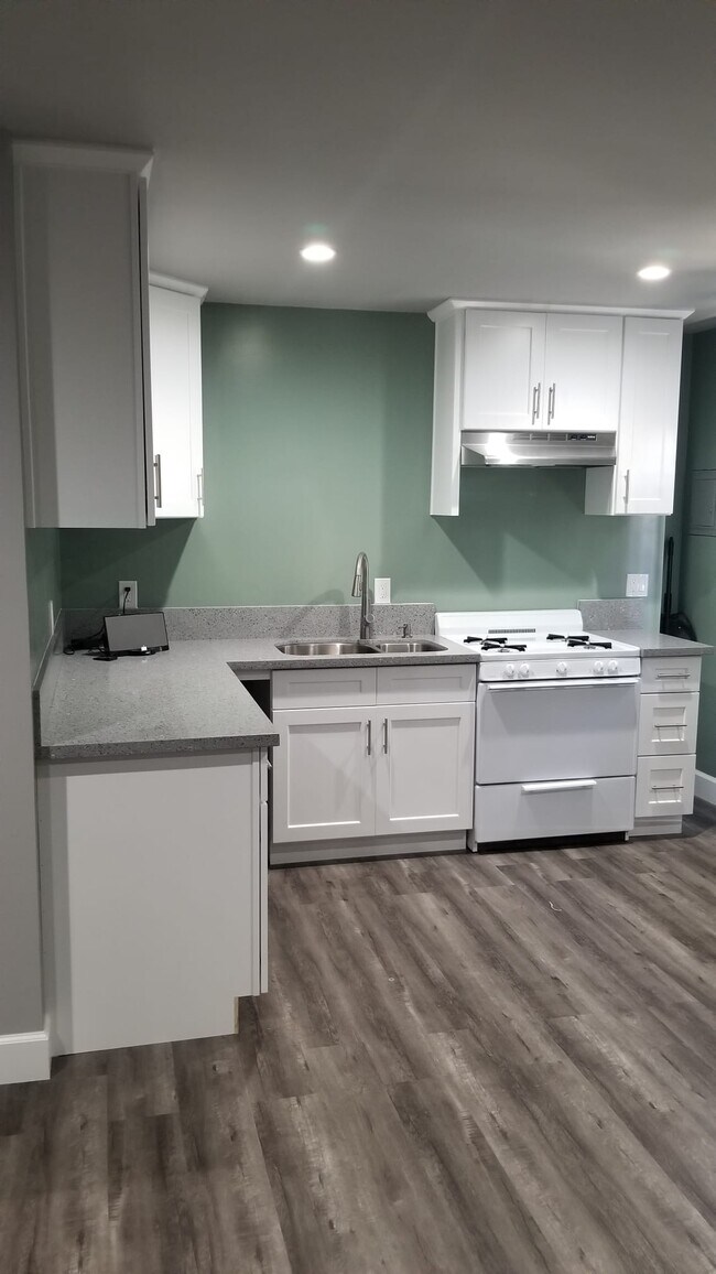 Building Photo - 6302 S Rimpau Blvd