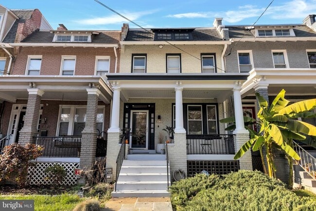 Building Photo - 4622 New Hampshire Ave NW