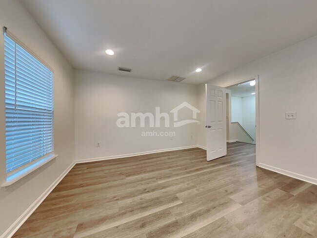 Building Photo - 11527 Spring Board Dr