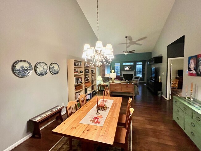 Building Photo - 3103 Abruzzo Pl