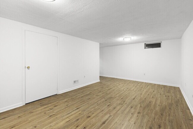 Building Photo - 59 Stoneway Pl