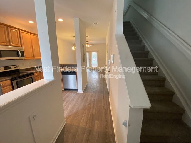 Building Photo - 1524 Fieldview Dr