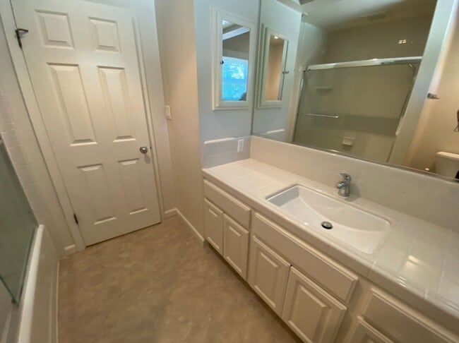 Building Photo - 2 bedroom bungalow in La Loma neighborhood!