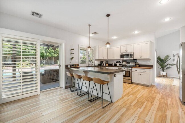 Building Photo - Ocotillo Private Oasis & Pool Monthly