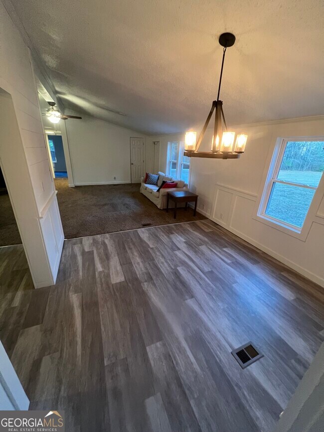 Building Photo - 130 Fairview Rd