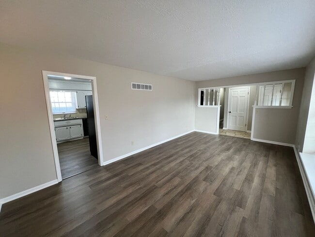 Building Photo - Spacious 3BR with Large Yard & 2-Car Garage