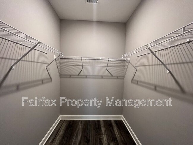 Building Photo - 518 Boone St