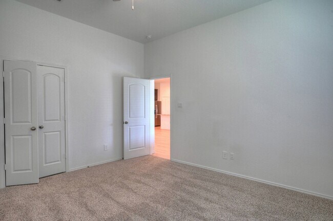 Building Photo - 31603 Zoe Pt