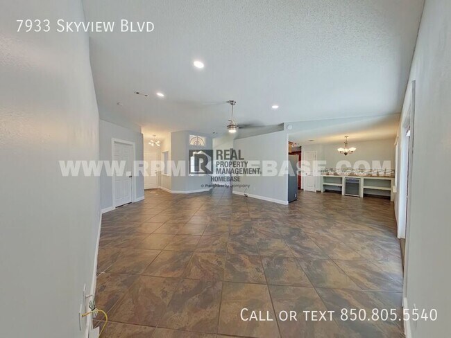 Building Photo - 7933 Skyview Blvd