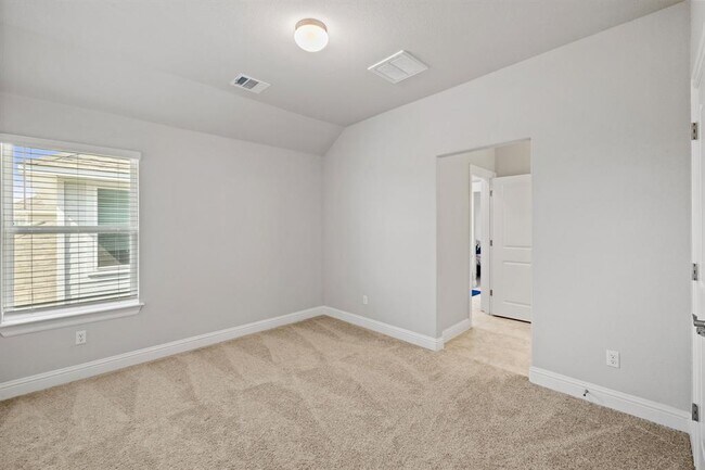 Building Photo - 129 Stone Cyn Dr