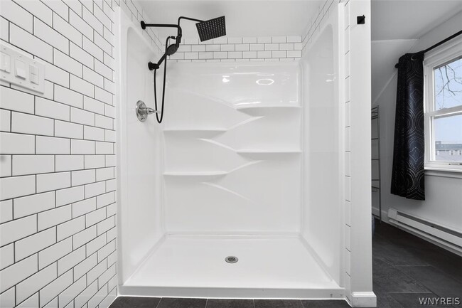 Building Photo - 8726 Point Ave