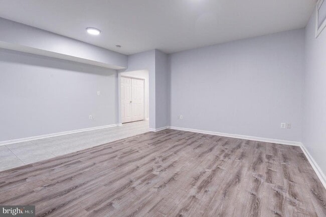 Building Photo - 4303 Evergreen Ln