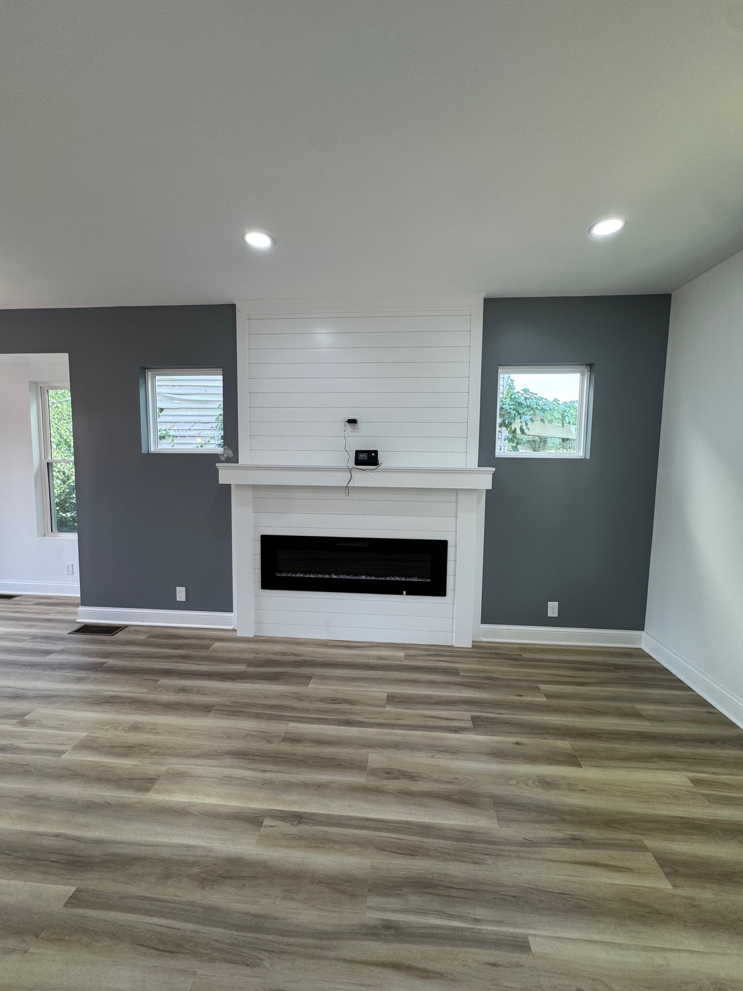 Building Photo - 611 Siebert St