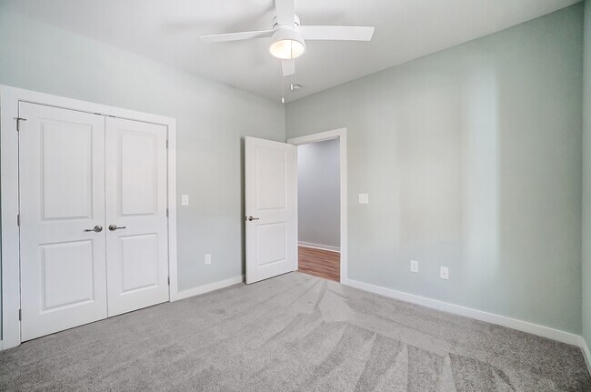 Building Photo - 1517 28th St Pl SE
