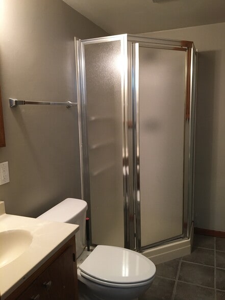 Building Photo - 1843 Hollywood Ct