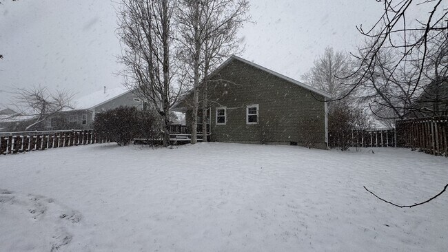 Building Photo - 3003 Oliver St