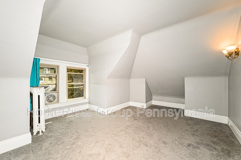Building Photo - 3584 Beechwood Blvd