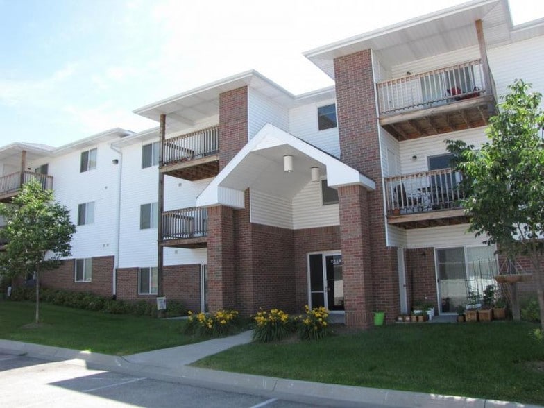 Primary Photo - Highland Meadows