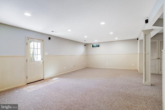 Building Photo - 42985 Chesterton St