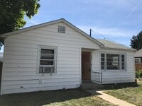 Building Photo - Pet Friendly 2 Bedroom Home Available Soon!