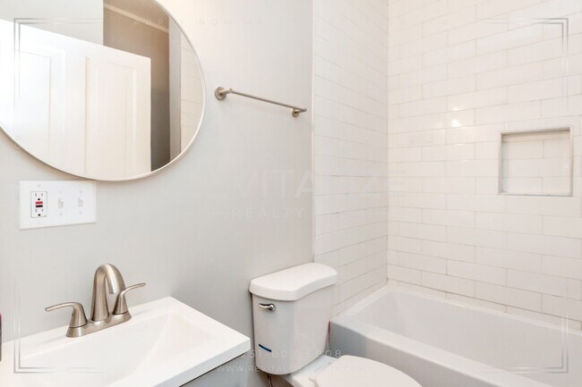 Building Photo - Charming 2-Bedroom Cottage in the Desirable New Saint Francis Community