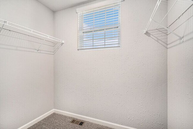 Building Photo - 6204 Aurelius Rd