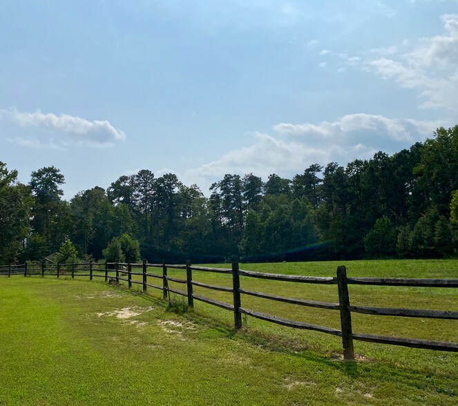 Drive to Cottage - 21560 Quaker Rd