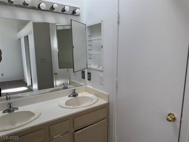 Building Photo - 3621 Covewick Dr