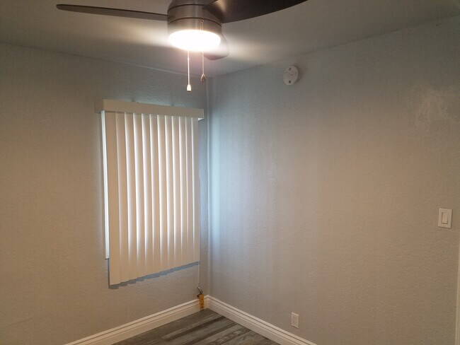 Building Photo - 10203 S Wilton Pl