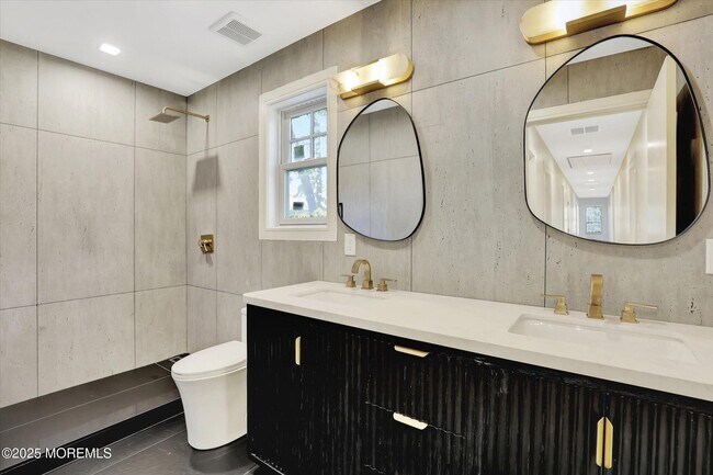 Building Photo - 243 Woodcrest Rd