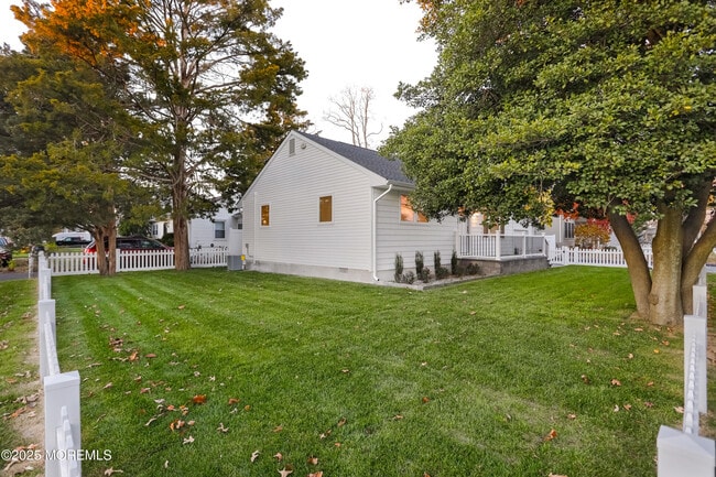 Building Photo - 2401 Mallow St