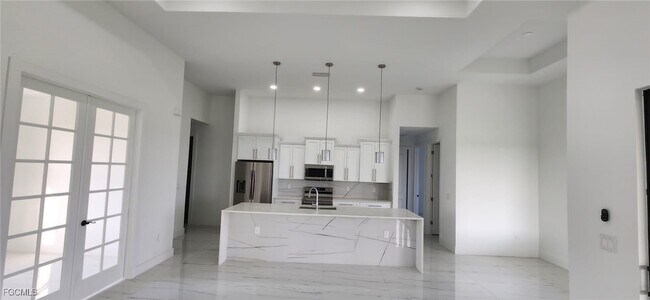 Building Photo - 4011 NW 38th Ln