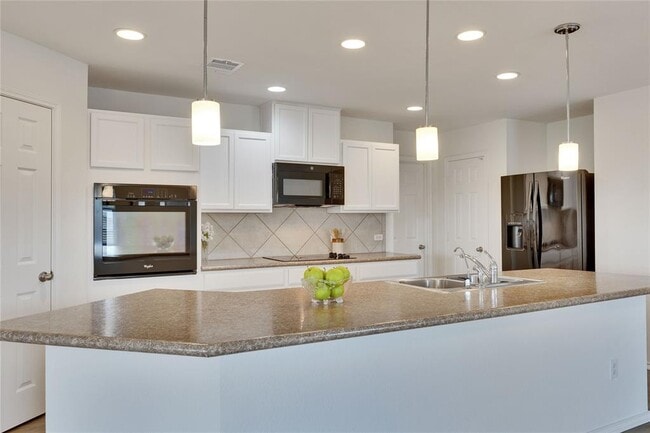 Building Photo - 120 Jasmine Cove