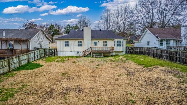 Building Photo - Attn: Pilots! 3BR 2BA Crashpad!