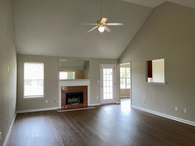 Building Photo - Updated, Spacious Brick Ranch in Great Neighbrorhood!