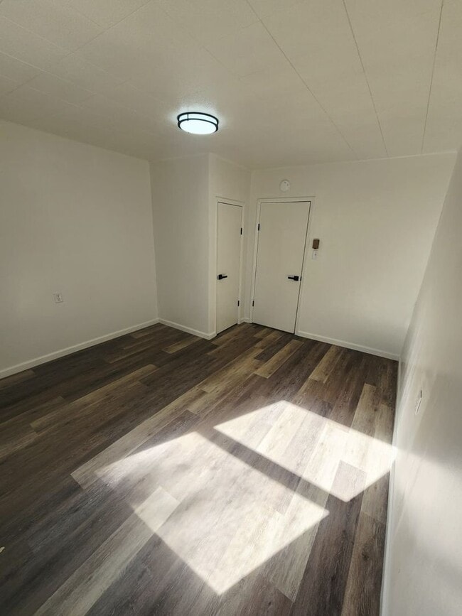 Building Photo - 564 Haller St
