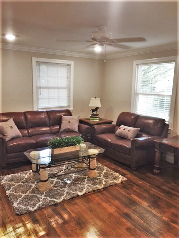 Living area furnished - 4922 Baylor Dr