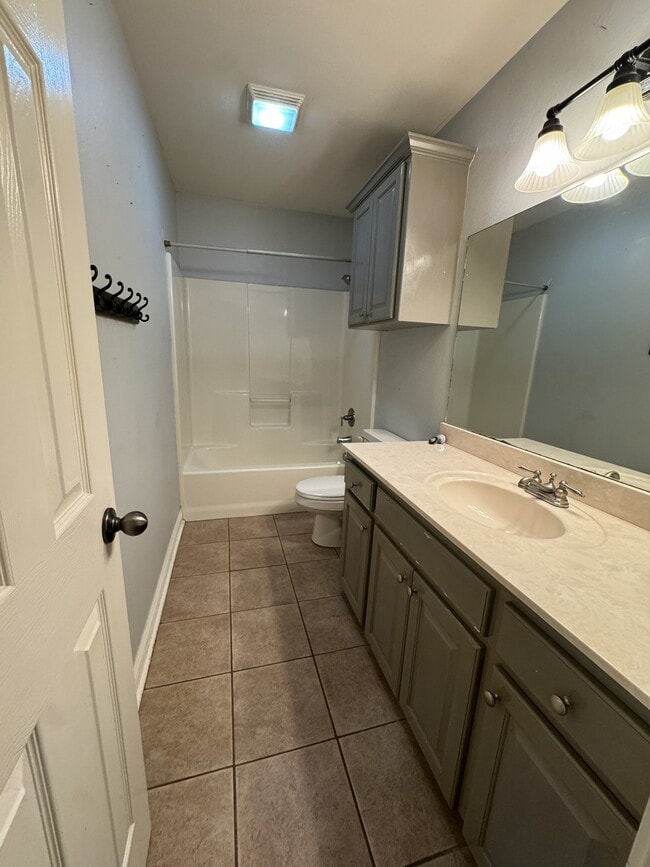 Building Photo - 6808 Cameron Ln
