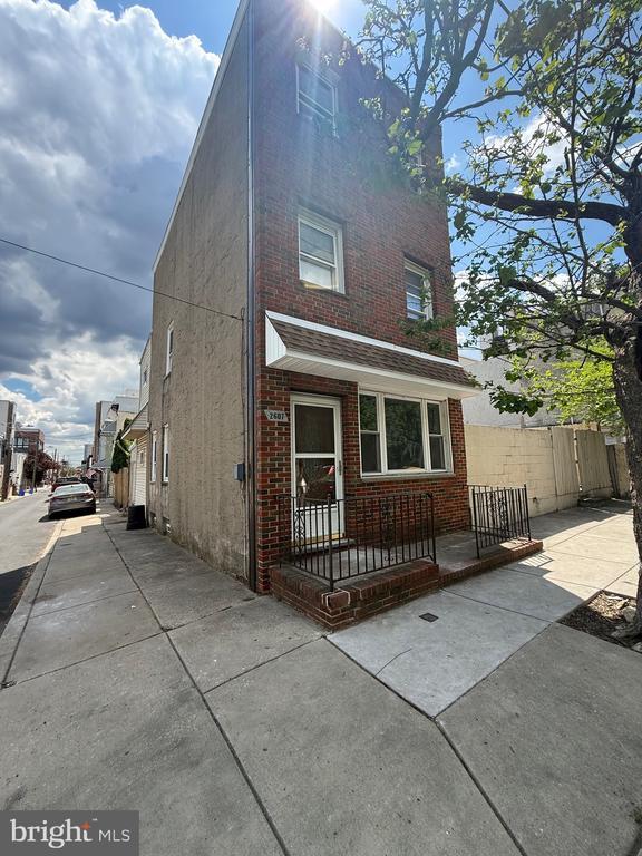 Building Photo - 2605 Sepviva St