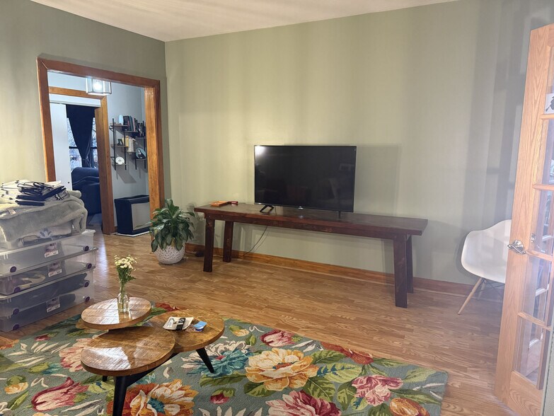 Building Photo - 1614 W Wallen Ave