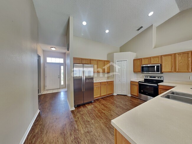 Building Photo - 315 Colony Court