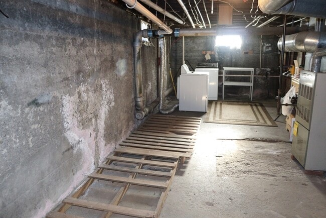 Building Photo - 40 Baker Ave