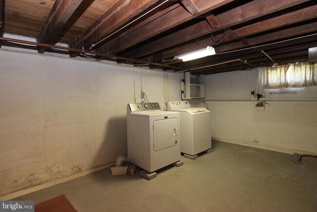 Building Photo - 151 Dogwood Dr