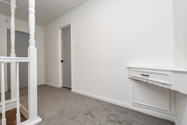 Building Photo - 15814 Winding Moss Dr