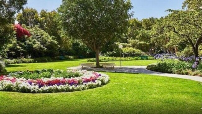 Building Photo - 2170 Century Park E