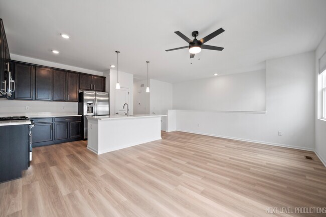 Building Photo - 227 Kingsport Dr