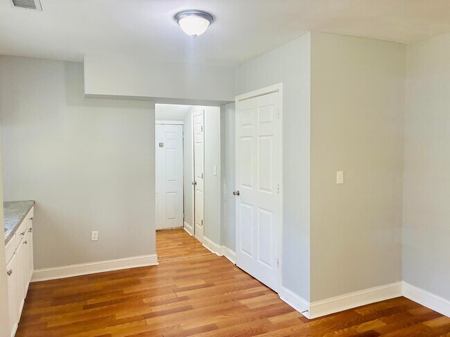 Building Photo - 609 North Dr