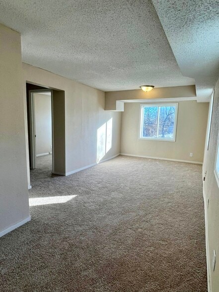 Building Photo - 441 York Ave